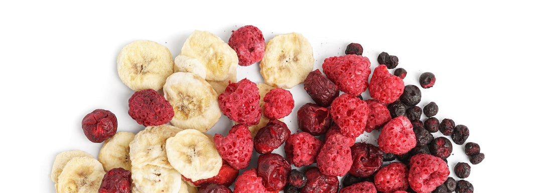 Fruits lyophilisés vs fruits séchés : c'est quoi la différence, au juste?